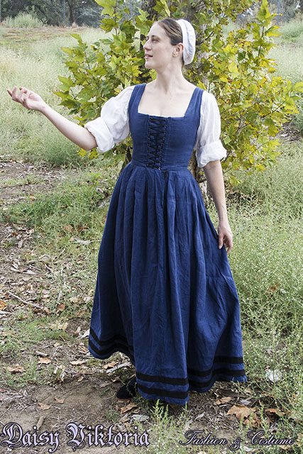 Blue Linen Dutch Kirtle – Faerie Queen Costuming