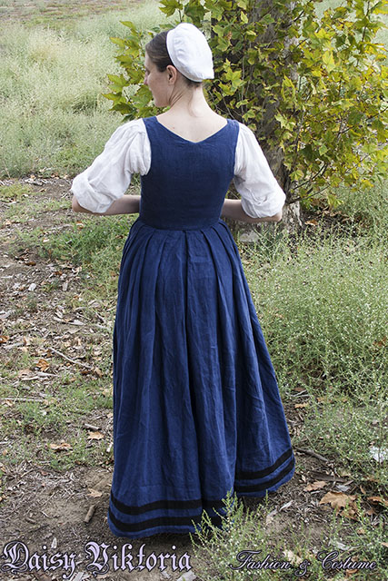 Blue Linen Dutch Kirtle – Faerie Queen Costuming