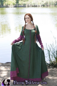 Early 15th Century Cotehardie – Faerie Queen Costuming