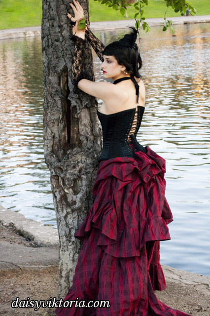 Red and Black Victorian – Faerie Queen Costuming