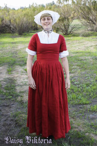 Red Dutch Kirtle – Faerie Queen Costuming