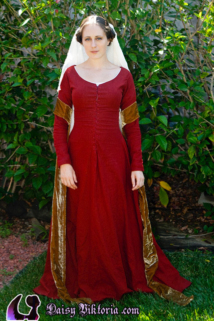 Red Linen Kirtle – Faerie Queen Costuming