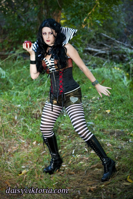 Gothic Snow White – Faerie Queen Costuming